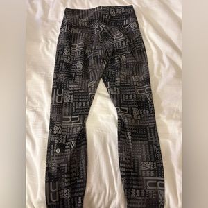 Lululemon Wunder Train Contour Fit 25” Black Motif sz 10